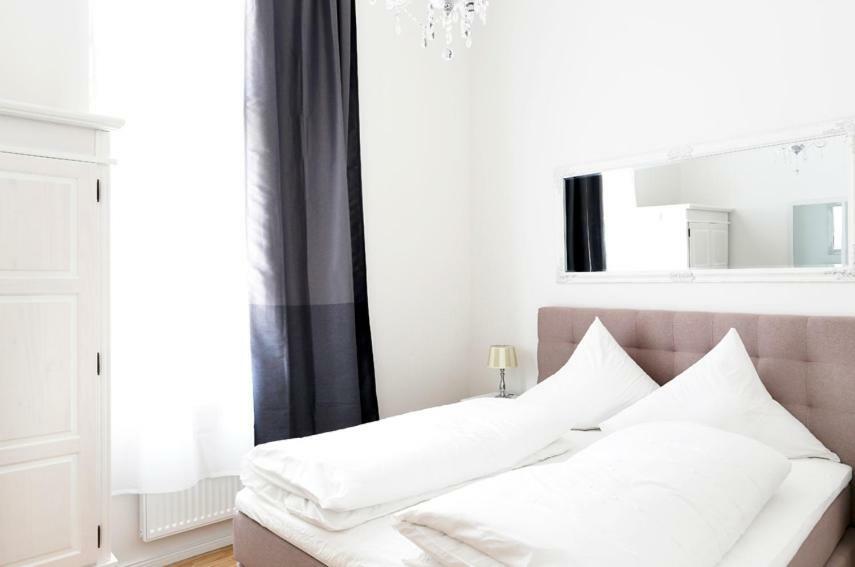 Sc 03 By Rockchair Apartments L Superhost Status L 2 Bedrooms Boxspringbeds Balcony Elevator - Cozy Family & Business Flair Welcomes You! Berlin Exterior photo
